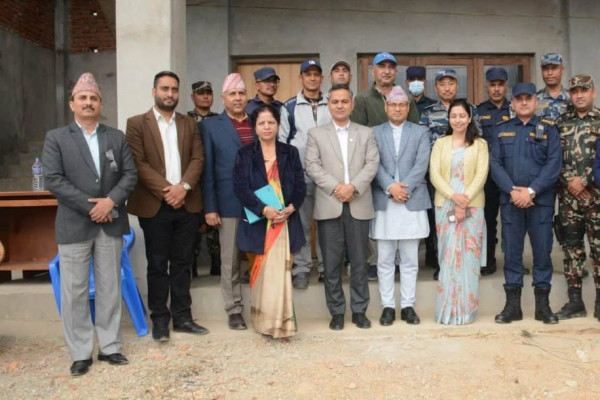 गृहमन्त्री अर्याल ललितपुरका विभिन्न मतदान स्थलको अनुगमनमा